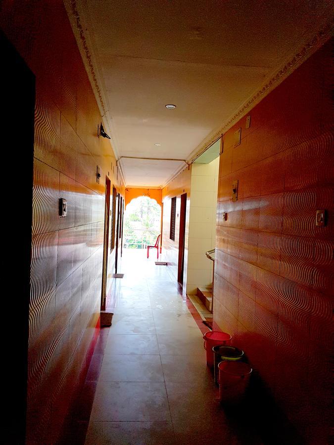 Hotel Swarg Puri Exterior foto