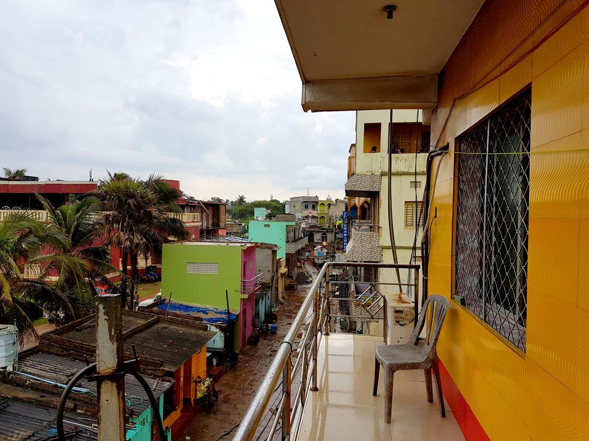 Hotel Swarg Puri Exterior foto